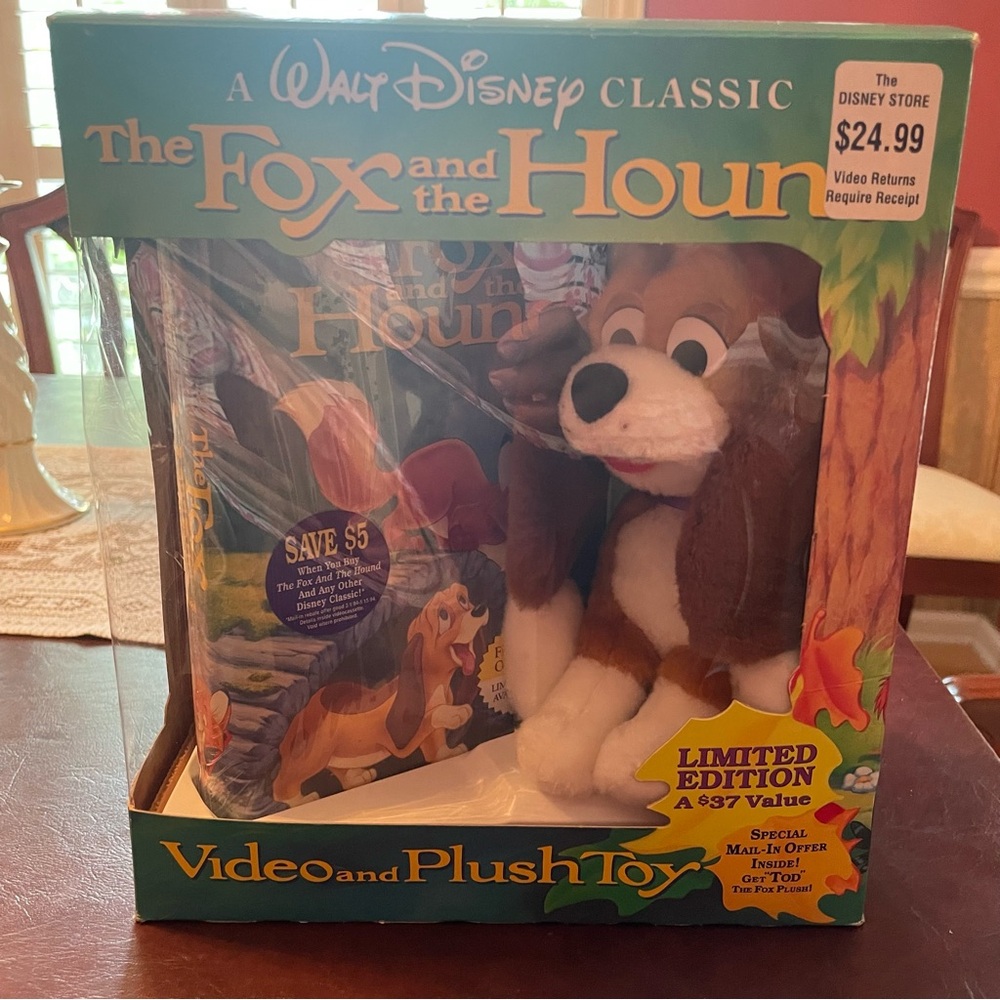 The Fox and the Hound Walt Disney Black Diamond collection sealed VHS &plush toy